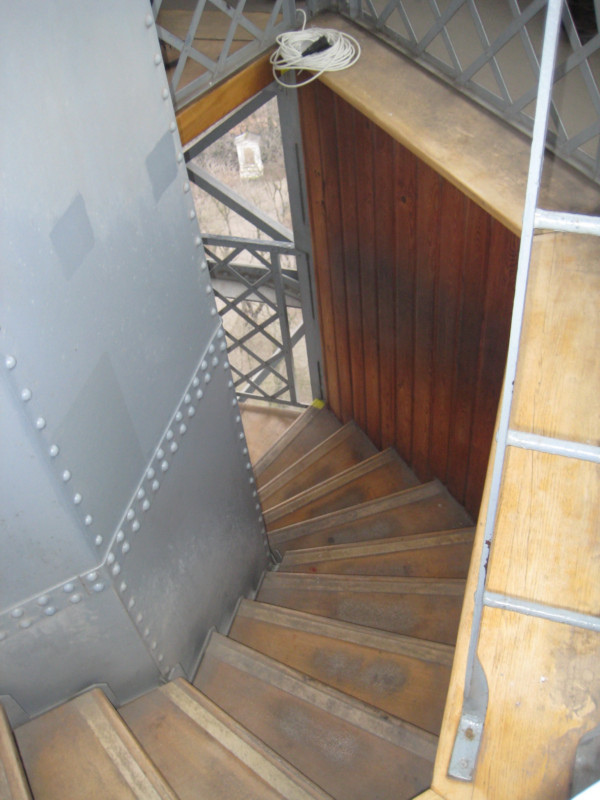 Винтовая лестница башни Петршин