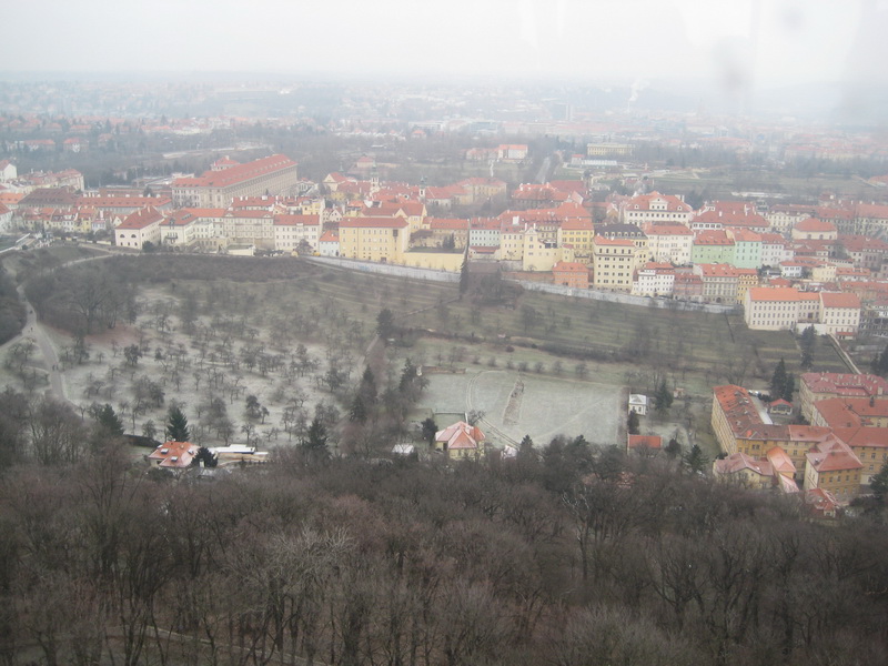 Вид на Прагу с холма Петршин