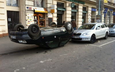 Перевернутые машины на улицах Праги